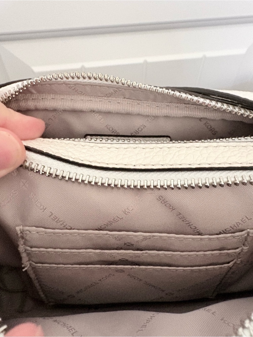 Michael kors cream leather crossbody bag - Picture 3 of 5